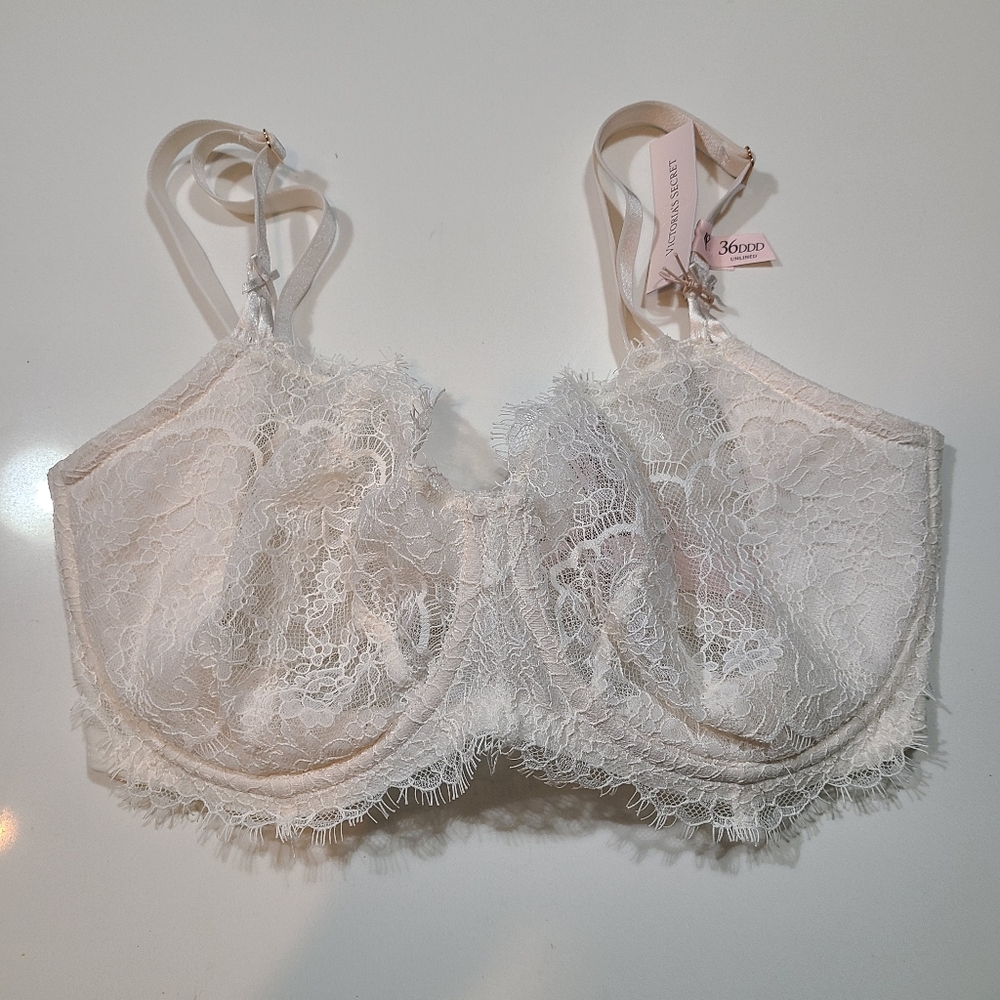 NWT Victoria's Secret Dream Angels Push Up without the Padding Bra in Size 36DDD